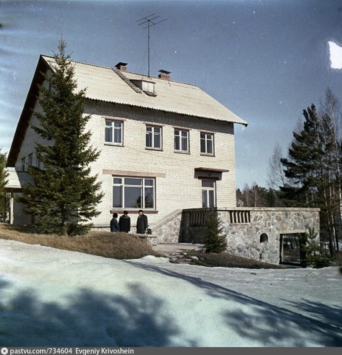 https://img.pastvu.com/d/e/u/a/euanszqdxisx4cd17o.jpg